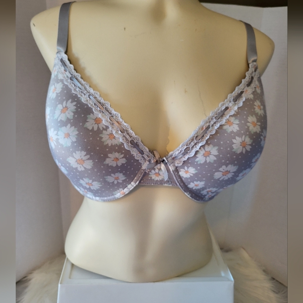 Just Be Floral Lace Bra - Gray and White